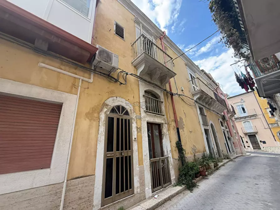 Immagine 36 di Casa indipendente in vendita  in Via Michele Amari a Ragusa