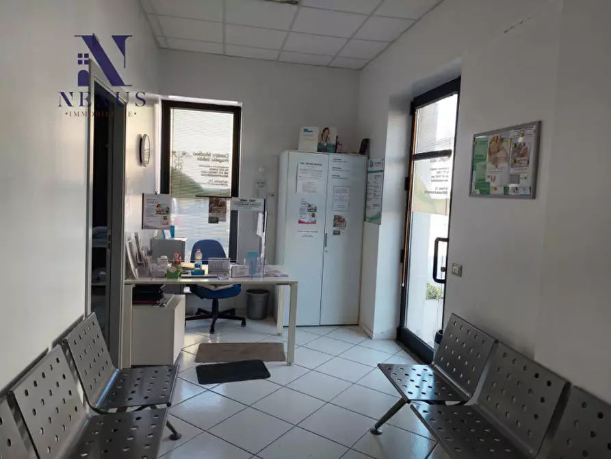 Immagine 3 di Ufficio in affitto  in Via Flaminia 162 a Cartoceto
