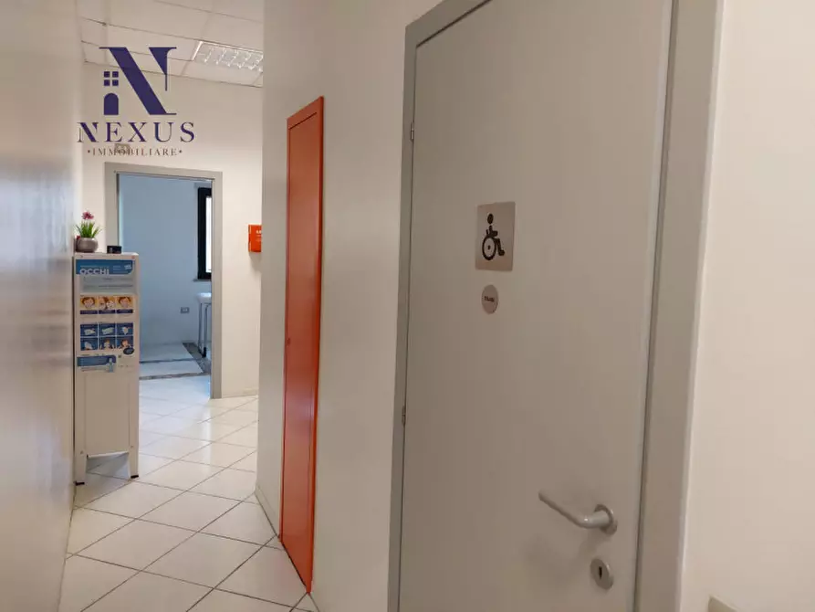Immagine 7 di Ufficio in affitto  in Via Flaminia 162 a Cartoceto