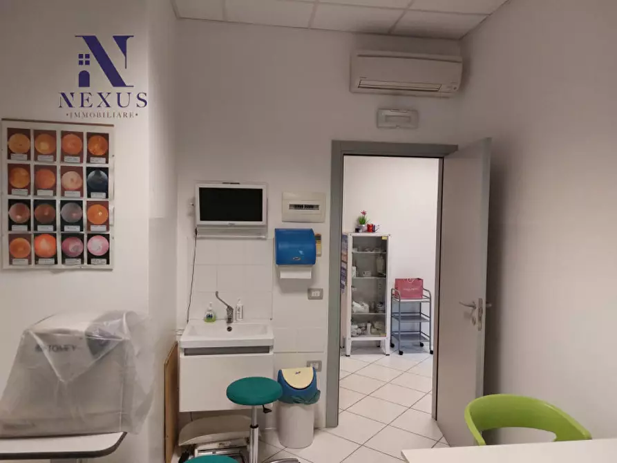 Immagine 16 di Ufficio in affitto  in Via Flaminia 162 a Cartoceto
