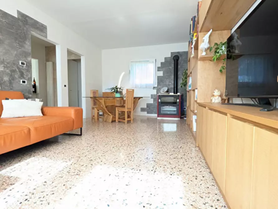 Immagine 21 di Villa in vendita  in Via Rovigo 6 a Torrebelvicino