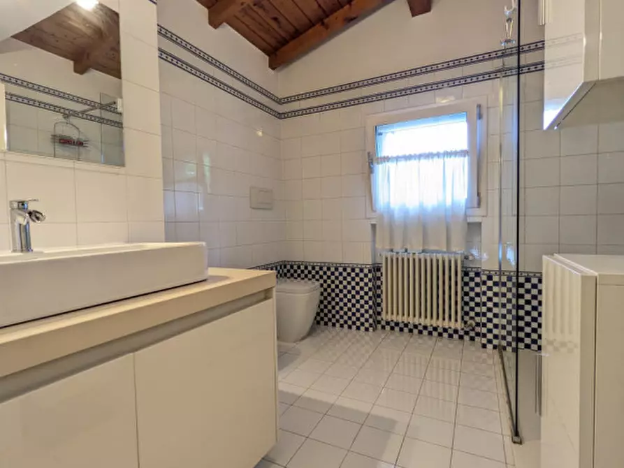 Immagine 38 di Villa in vendita  in Via Rovigo 6 a Torrebelvicino