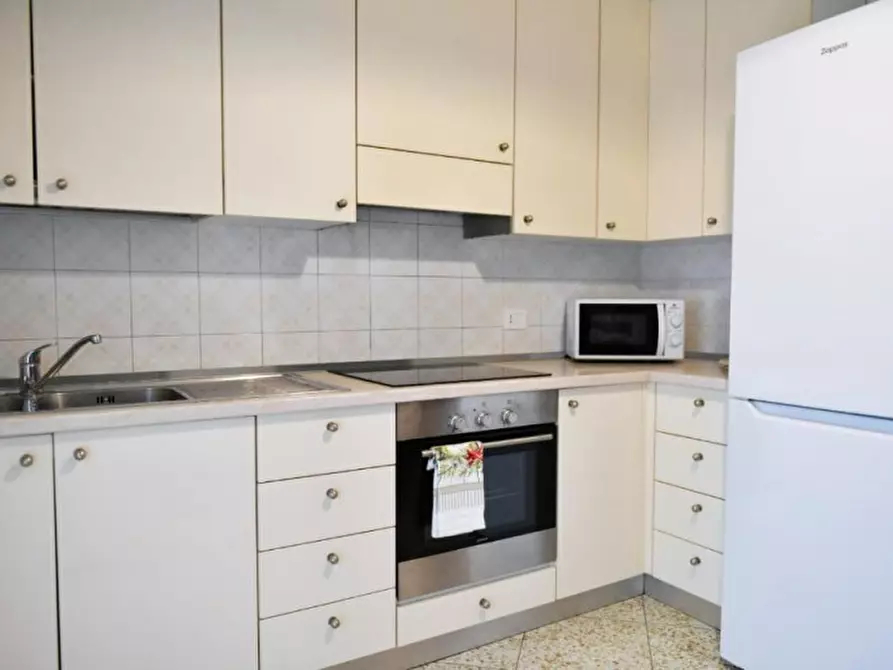 Immagine 5 di Appartamento in vendita  in VIA ROSMINI a Abano Terme