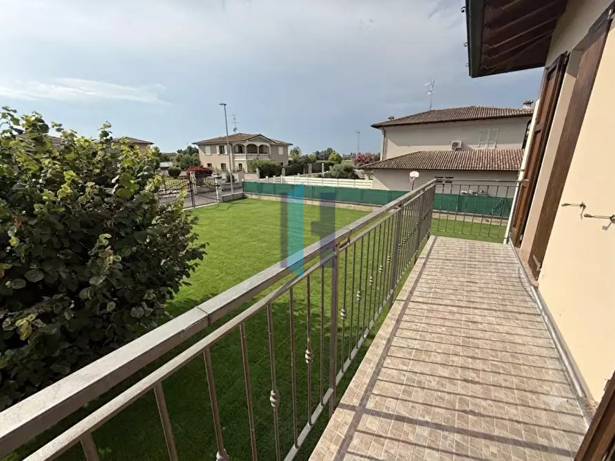 Immagine 9 di Villa in vendita  in Via Kennedy 10 a Borgo San Giacomo