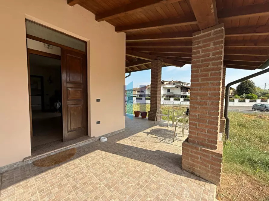 Immagine 12 di Villa in vendita  in Via Kennedy 10 a Borgo San Giacomo