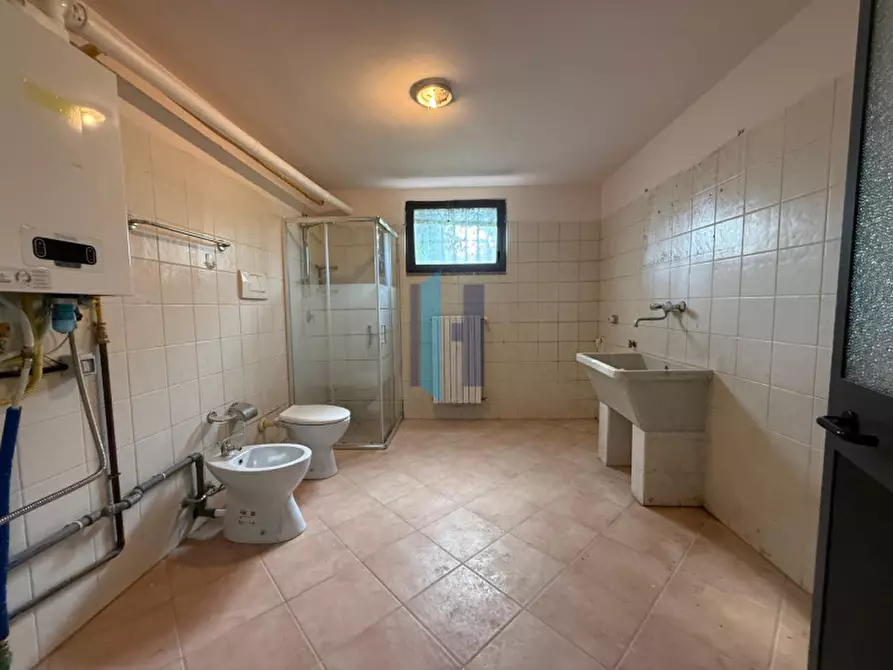 Immagine 38 di Villa in vendita  in Via Kennedy 10 a Borgo San Giacomo