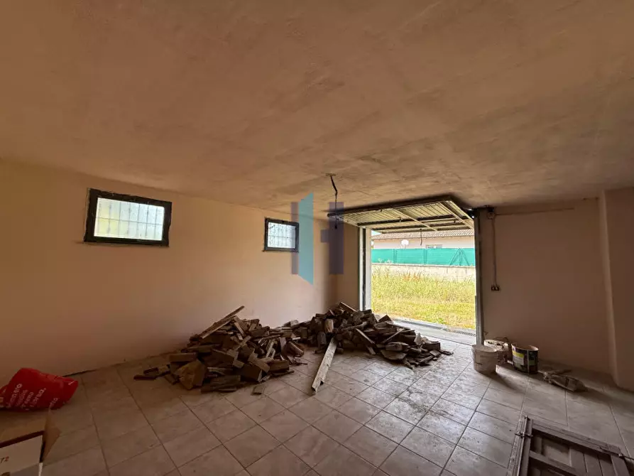 Immagine 42 di Villa in vendita  in Via Kennedy 10 a Borgo San Giacomo
