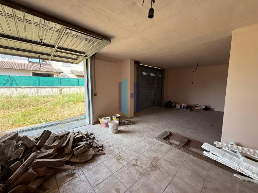 Immagine 46 di Villa in vendita  in Via Kennedy 10 a Borgo San Giacomo