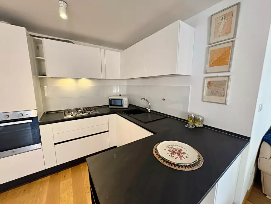 Immagine 19 di Appartamento in affitto  in via delle Monache 3 a Trieste