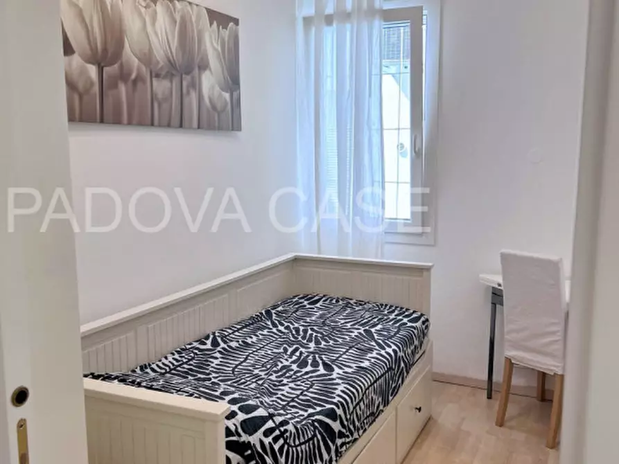 Immagine 4 di Appartamento in vendita  in Via degli Zabarella a Padova