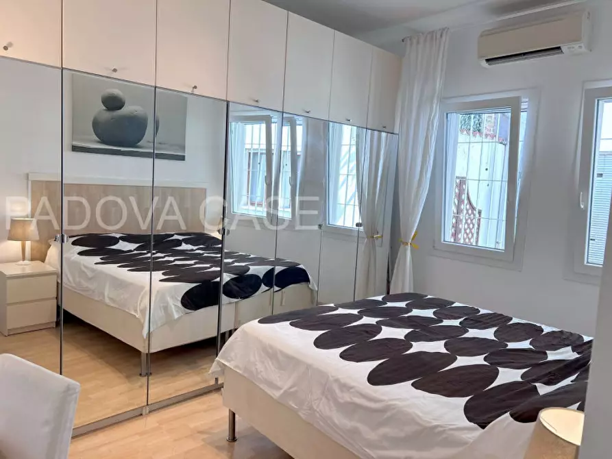 Immagine 7 di Appartamento in vendita  in Via degli Zabarella a Padova