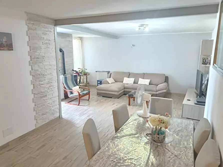 Immagine 4 di Appartamento in vendita  in Strada Vialarda 46 a Casale Monferrato