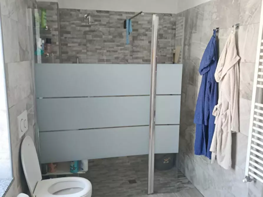 Immagine 11 di Appartamento in vendita  in Strada Vialarda 46 a Casale Monferrato