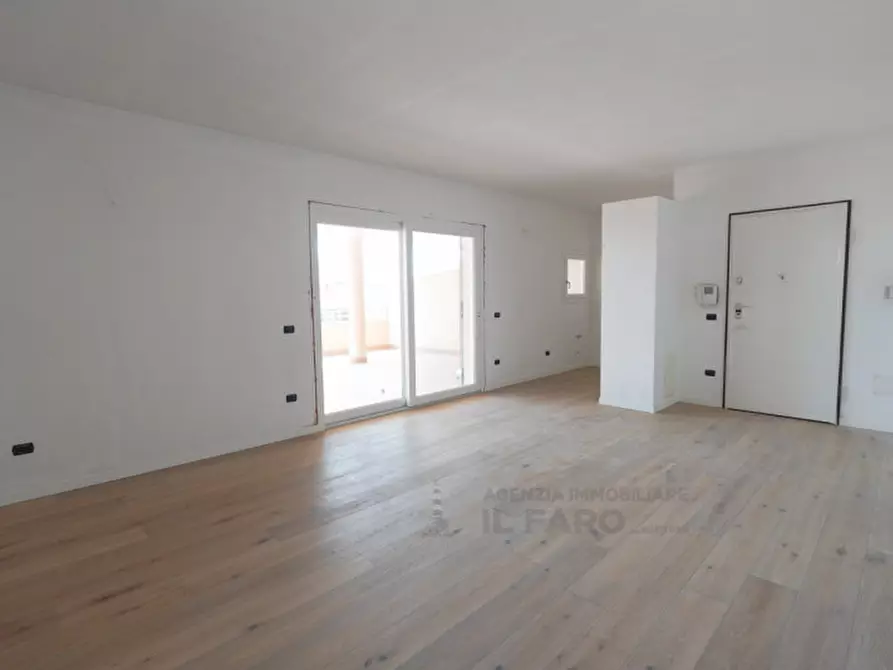 Immagine 10 di Appartamento in vendita  in Via Sant'Agostino a La Maddalena