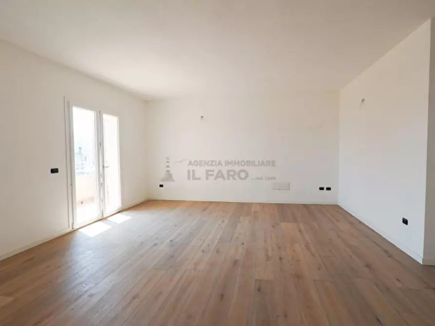 Immagine 11 di Appartamento in vendita  in Via Sant'Agostino a La Maddalena