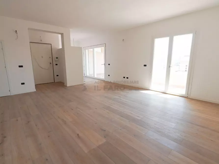 Immagine 12 di Appartamento in vendita  in Via Sant'Agostino a La Maddalena