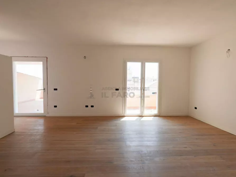 Immagine 19 di Appartamento in vendita  in Via Sant'Agostino a La Maddalena