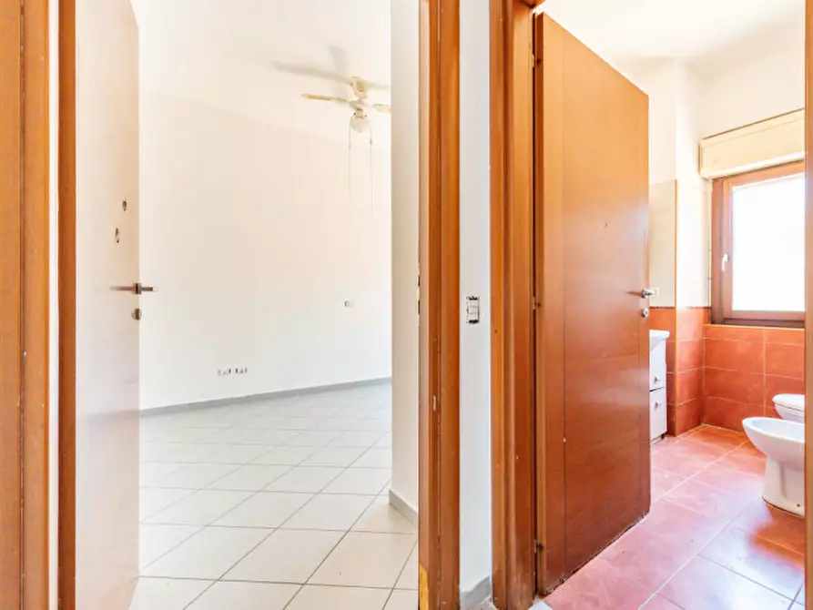 Immagine 21 di Villa in vendita  in Via Romagnano Sesia 51 a Roma