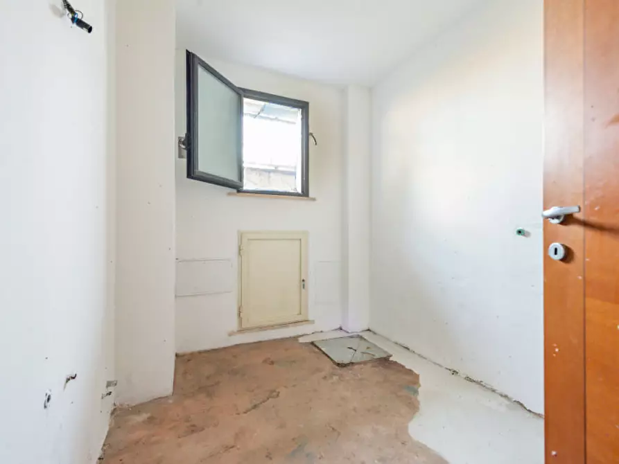 Immagine 25 di Villa in vendita  in Via Romagnano Sesia 51 a Roma