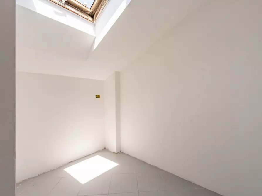 Immagine 31 di Villa in vendita  in Via Romagnano Sesia 51 a Roma