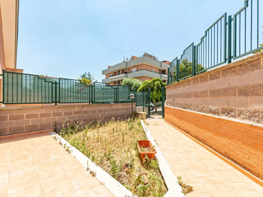 Immagine 40 di Villa in vendita  in Via Romagnano Sesia 51 a Roma