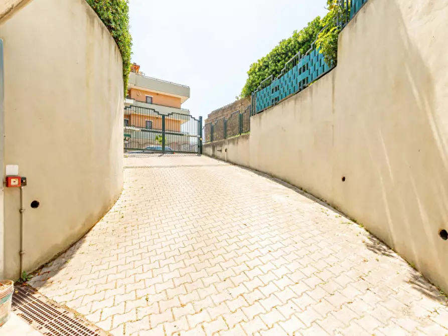 Immagine 44 di Villa in vendita  in Via Romagnano Sesia 51 a Roma