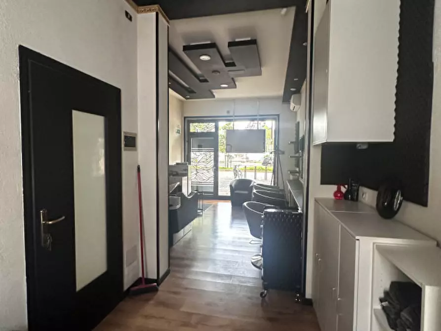 Immagine 4 di Negozio in affitto  in Piazza Umberto I a San Giovanni Lupatoto