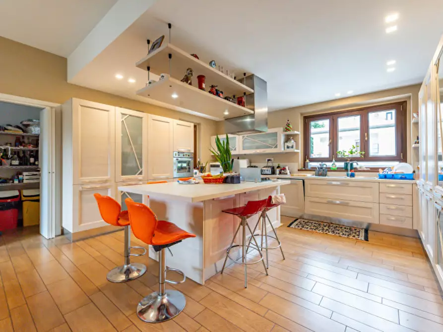 Immagine 3 di Villa in vendita  in Via della Castelluccia di San Paolo a Roma