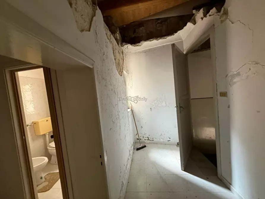 Immagine 12 di Casa indipendente in vendita  in Via Michele Amari a Ragusa