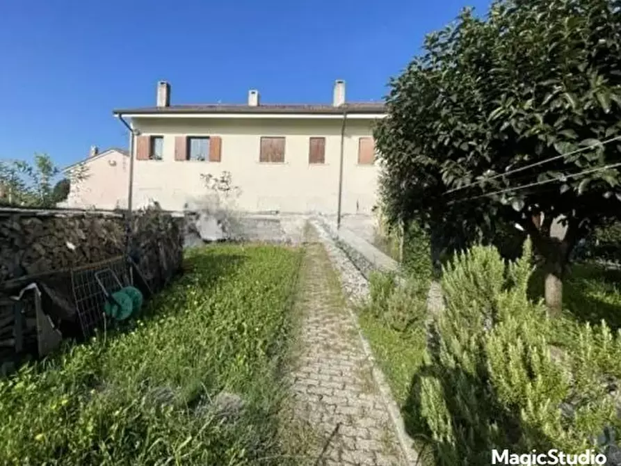 Immagine 1 di Villetta a schiera in vendita  in Via delle Corne, 12 a Valdobbiadene