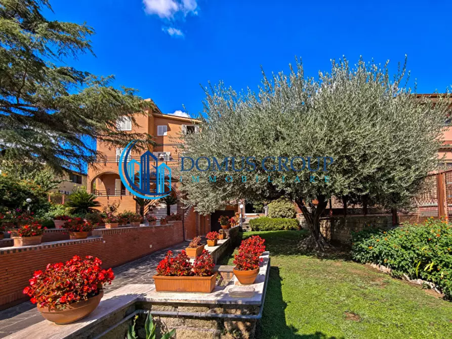 Immagine 1 di Villa in vendita  in Via del Casale Dantoni a Roma