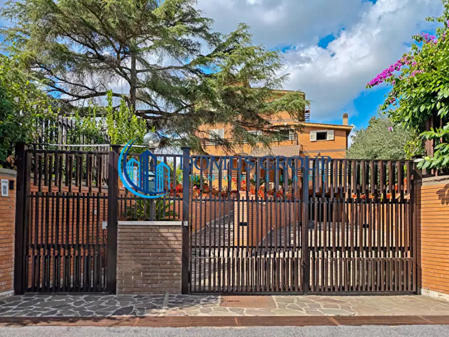 Immagine 10 di Villa in vendita  in Via del Casale Dantoni a Roma