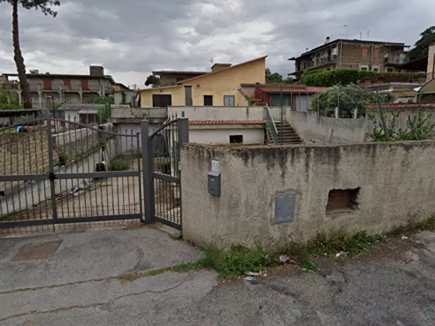 Immagine 3 di Appartamento in vendita  in Via Frondarola, 63, 00132 Fosso di San Giuliano RM, Italia - 00132 Roma (RM) a Roma