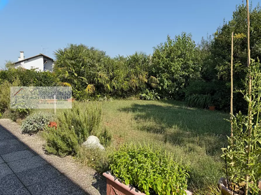 Immagine 2 di Casa bifamiliare in vendita  a Paese