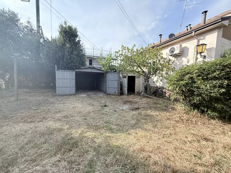 Immagine 11 di Casa bifamiliare in vendita  in Via Filzi a San Giovanni Lupatoto