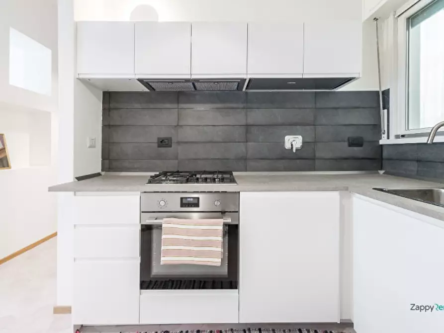 Immagine 4 di Appartamento in affitto  in Via Muggia, 33 a Roma