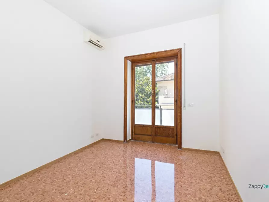 Immagine 13 di Appartamento in affitto  in Via Muggia, 33 a Roma