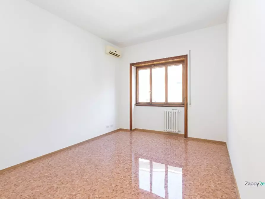 Immagine 16 di Appartamento in affitto  in Via Muggia, 33 a Roma