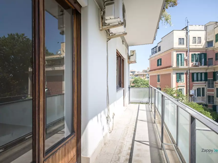 Immagine 31 di Appartamento in affitto  in Via Muggia, 33 a Roma