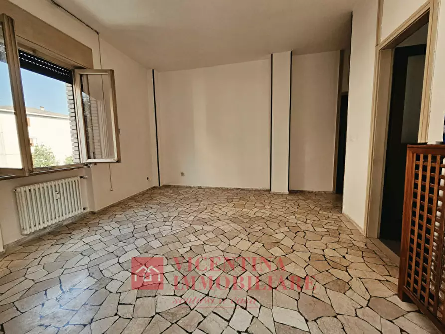 Immagine 3 di Appartamento in vendita  in Via Guicciardini 8 a Vicenza
