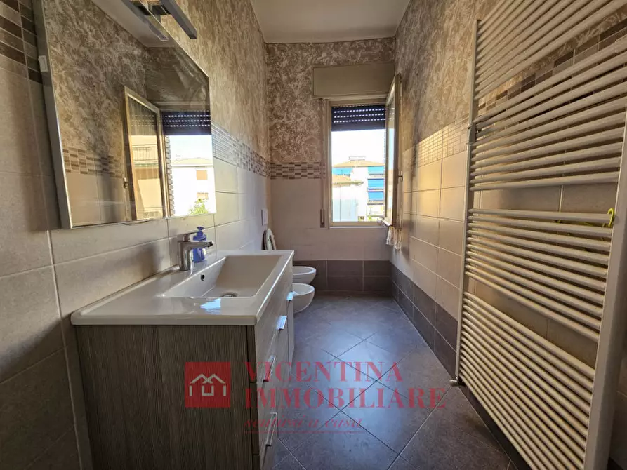 Immagine 9 di Appartamento in vendita  in Via Guicciardini 8 a Vicenza