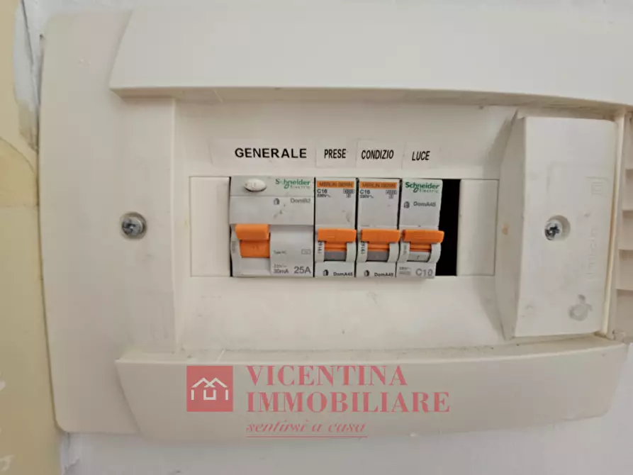 Immagine 10 di Appartamento in vendita  in Via Guicciardini 8 a Vicenza