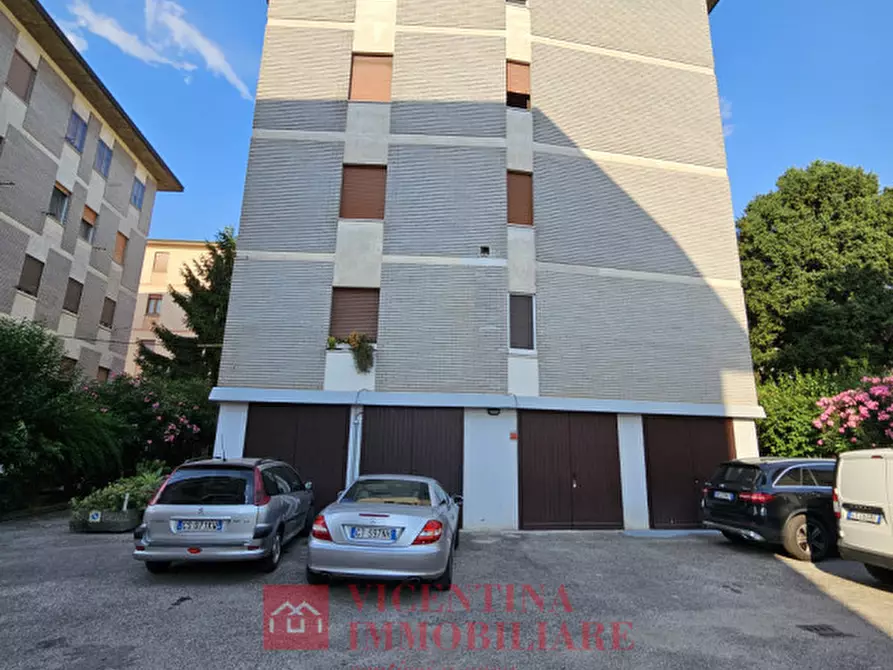Immagine 13 di Appartamento in vendita  in Via Guicciardini 8 a Vicenza