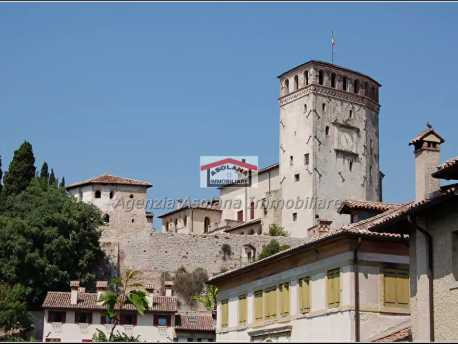 Immagine 2 di Palazzo in vendita  in piazza brugnoli a Asolo