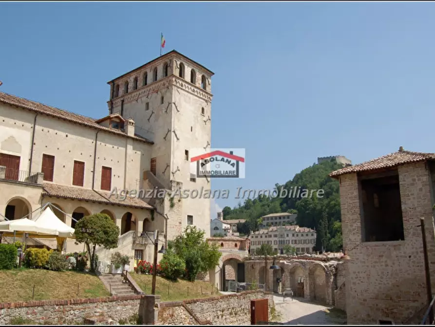 Immagine 3 di Palazzo in vendita  in piazza brugnoli a Asolo