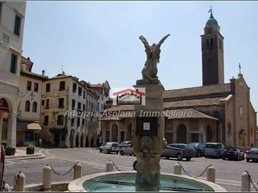Immagine 8 di Palazzo in vendita  in piazza brugnoli a Asolo