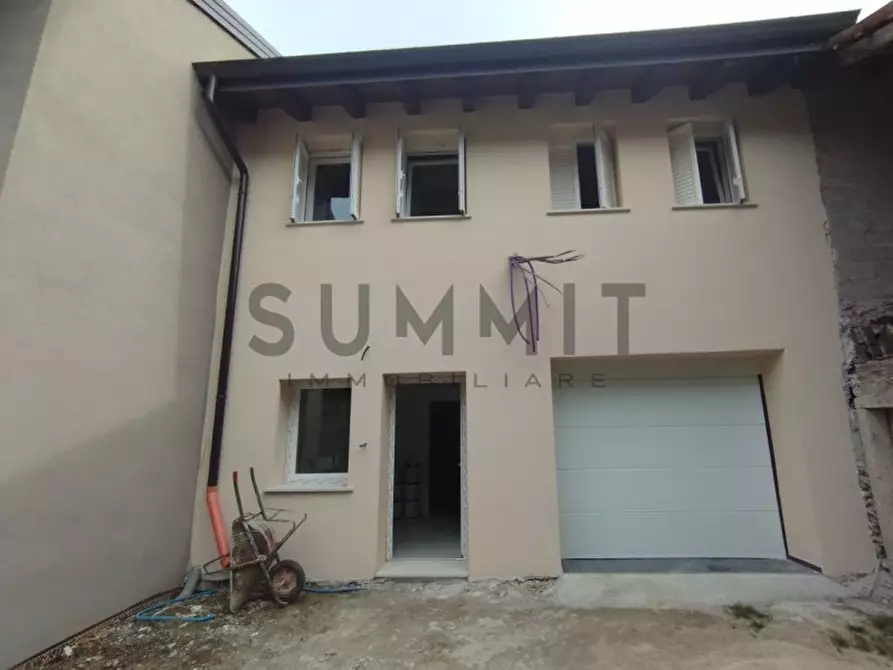 Immagine 1 di Villetta a schiera in vendita  a Schio