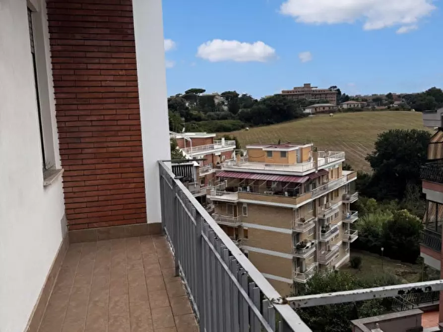 Immagine 17 di Appartamento in affitto  in Via del Fontanile Nuovo a Roma
