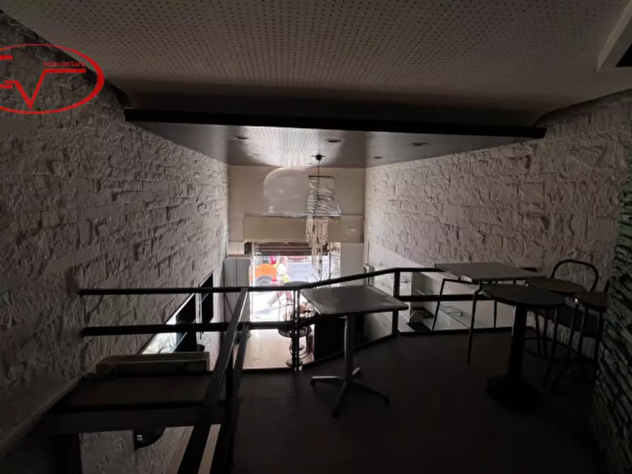 Immagine 6 di Negozio in vendita  in via roma a Montevarchi