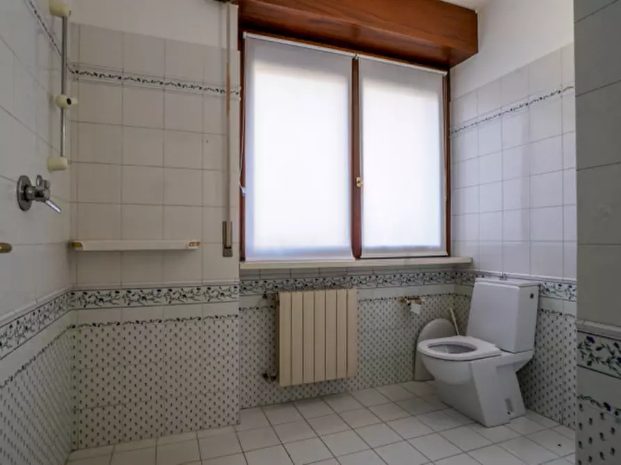 Immagine 8 di Ufficio in vendita  a Monteforte D'alpone